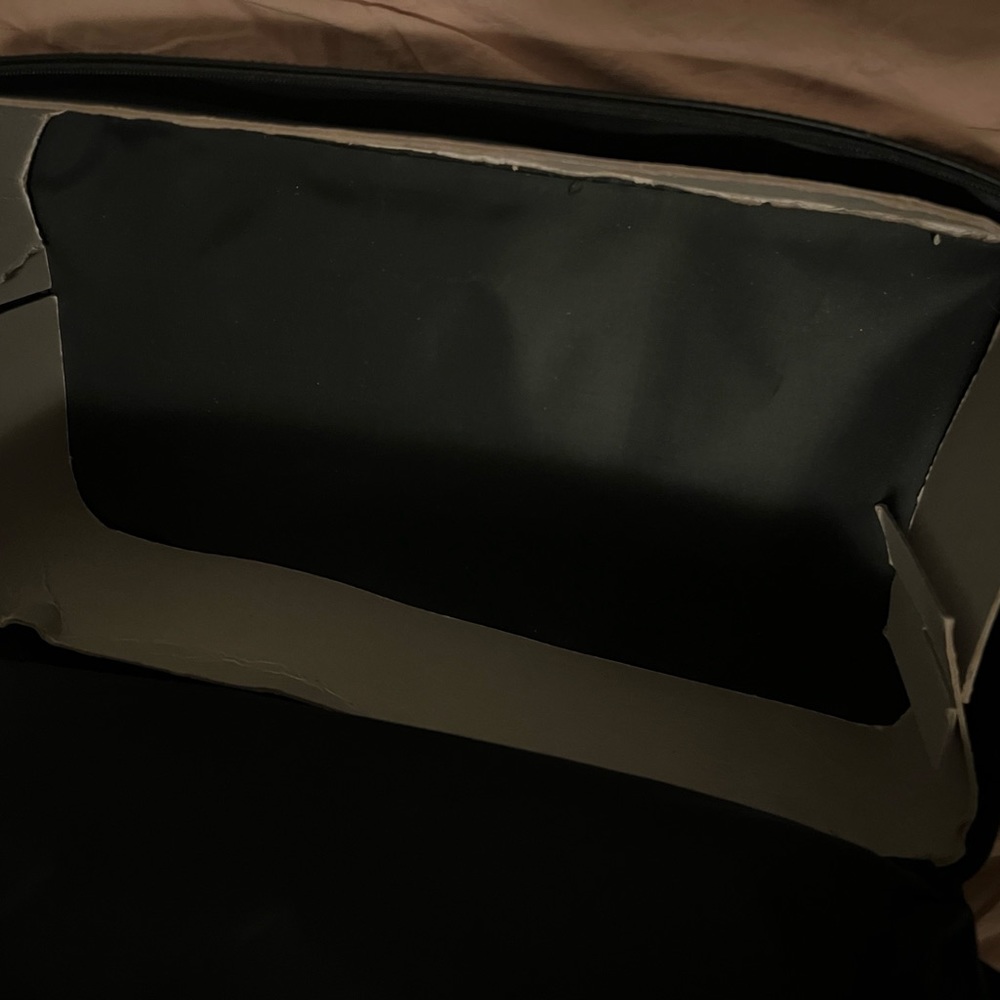 NWOT BÉIS WEEKENDER - Picture 2 of 6